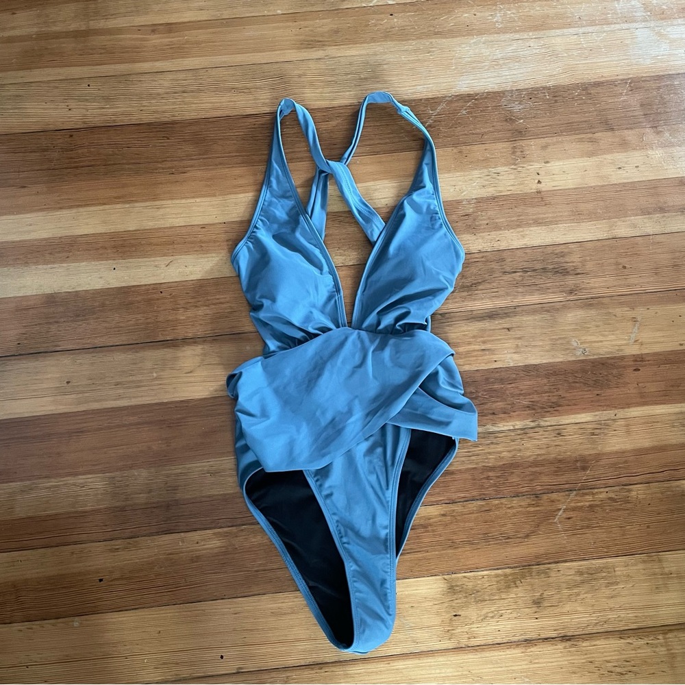 Cupshe Calm Sea Plunge Ruched Monokini One Piece Swimsuit Size Medium